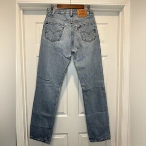 Light wash Levi 505’s